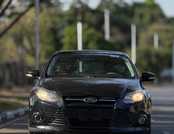 FOREIGN USED FORD FOCUS TITANIUM 2013 MODEL FOR SALE IN ABUJA