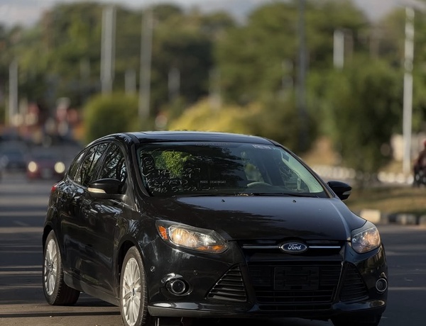 FOREIGN USED FORD FOCUS TITANIUM 2013 MODEL FOR SALE IN ABUJA