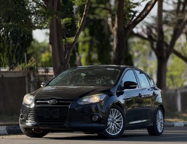 FOREIGN USED FORD FOCUS TITANIUM 2013 MODEL FOR SALE IN ABUJA