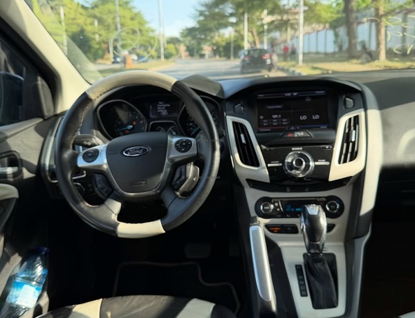 FOREIGN USED FORD FOCUS TITANIUM 2013 MODEL FOR SALE IN ABUJA