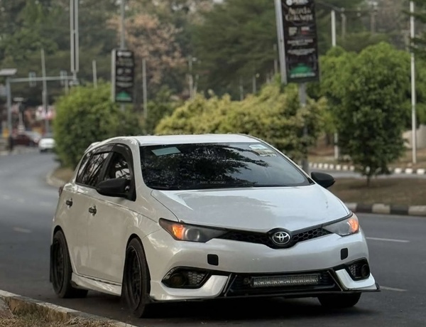 Foreign Used Toyota iM Tuned 2016 model for Sale In Abuja