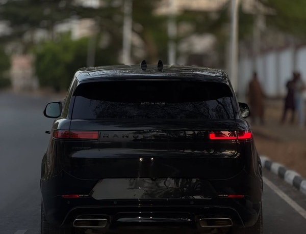 Stand Out in Style – Sharp Range Rover Sport 2024 SUV for Sale