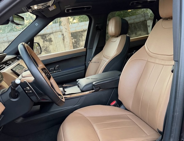 Stand Out in Style – Sharp Range Rover Sport 2024 SUV for Sale