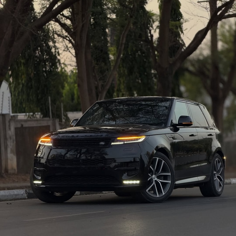 Stand Out in Style – Sharp Range Rover Sport 2024 SUV for Sale image