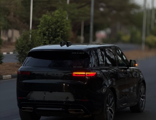 Stand Out in Style – Sharp Range Rover Sport 2024 SUV for Sale