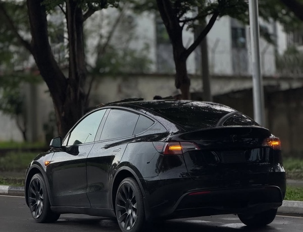 Tesla Model Y (2021) – Foreign Used Full Electric, Smart & Fast SUV