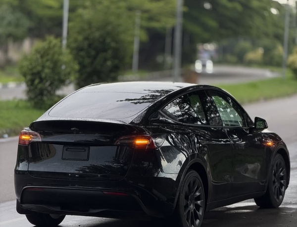 Tesla Model Y (2021) – Foreign Used Full Electric, Smart & Fast SUV