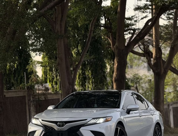 FOREIGN USED TOYOTA CAMRY XSE 2019 MODEL FOR SALE IN ABUJA