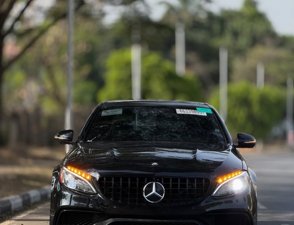Foreign Used Mercedes Benz C63s AMG W205 2017 for Sale In Abuja