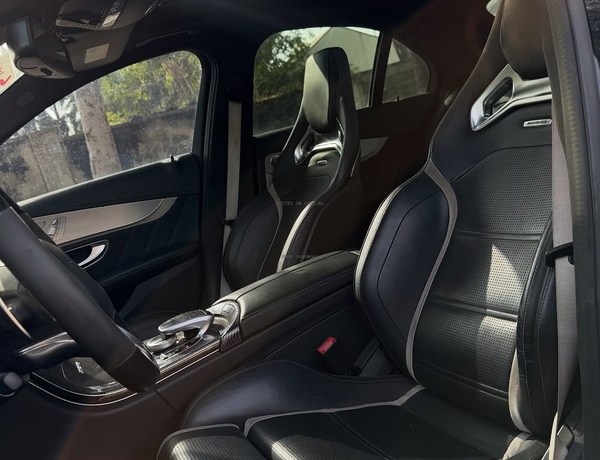 Foreign Used Mercedes Benz C63s AMG W205 2017 for Sale In Abuja