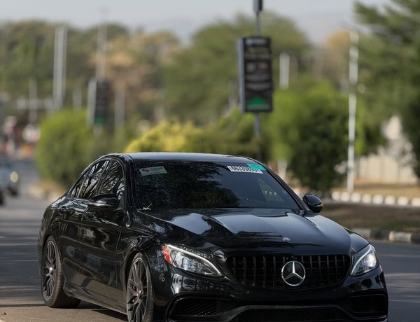 Foreign Used Mercedes Benz C63s AMG W205 2017 for Sale In Abuja