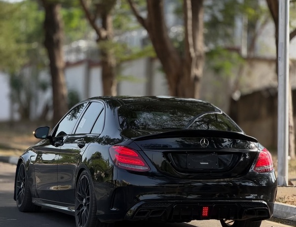 Foreign Used Mercedes Benz C63s AMG W205 2017 for Sale In Abuja