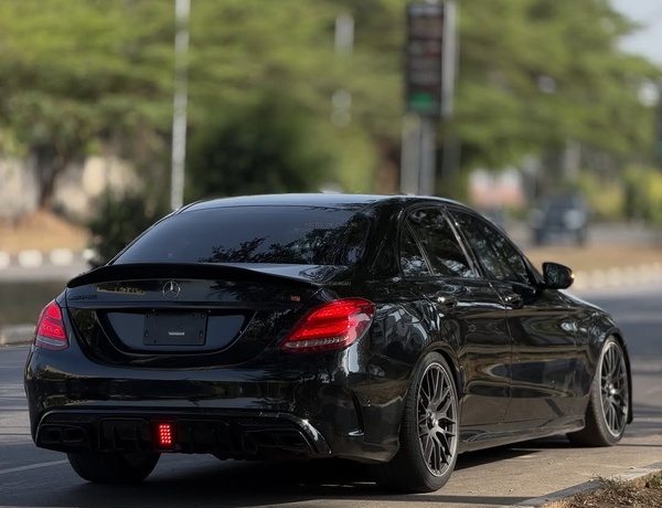 Foreign Used Mercedes Benz C63s AMG W205 2017 for Sale In Abuja