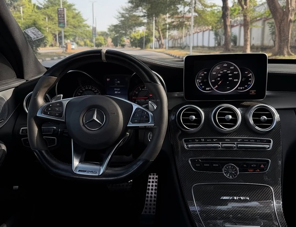 Foreign Used Mercedes Benz C63s AMG W205 2017 for Sale In Abuja