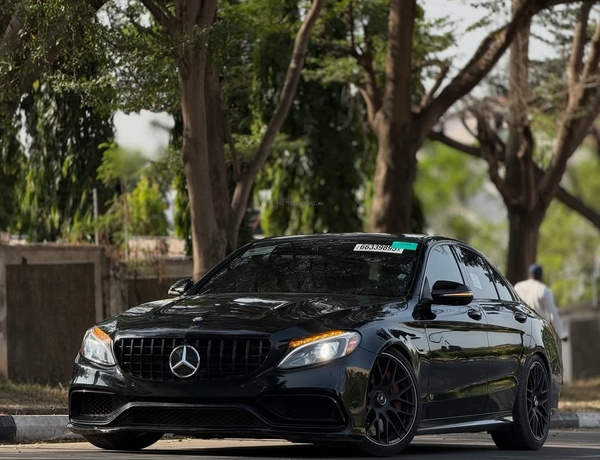 Foreign Used Mercedes Benz C63s AMG W205 2017 for Sale In Abuja