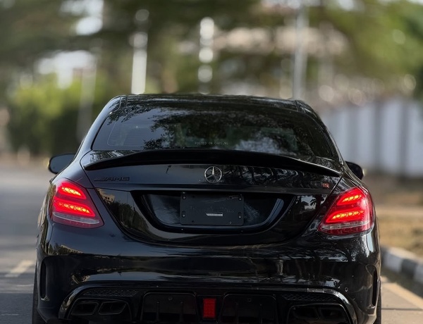 Foreign Used Mercedes Benz C63s AMG W205 2017 for Sale In Abuja
