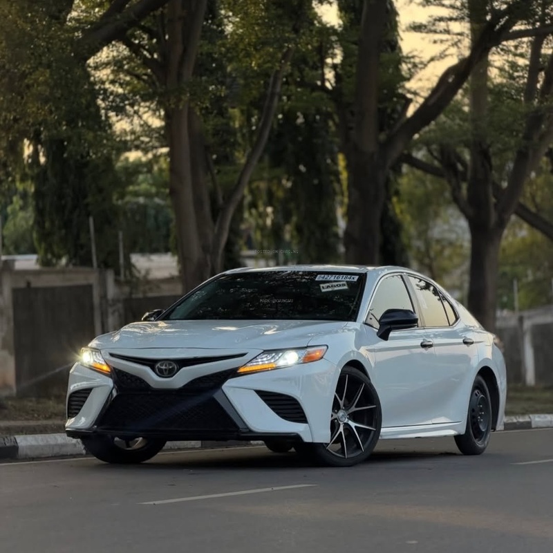 2018 TOYOTA CAMRY SE – FOREIGN USED | CLEAN EXECUTIVE SEDAN  image