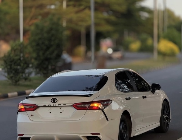 2018 TOYOTA CAMRY SE – FOREIGN USED | CLEAN EXECUTIVE SEDAN 