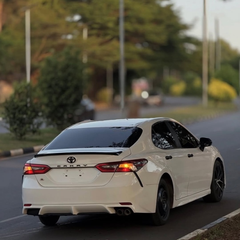2018 TOYOTA CAMRY SE – FOREIGN USED | CLEAN EXECUTIVE SEDAN  image