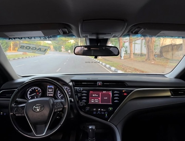 2018 TOYOTA CAMRY SE – FOREIGN USED | CLEAN EXECUTIVE SEDAN 