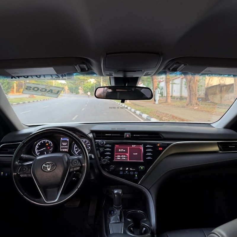 2018 TOYOTA CAMRY SE – FOREIGN USED | CLEAN EXECUTIVE SEDAN  image