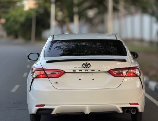 2018 TOYOTA CAMRY SE – FOREIGN USED | CLEAN EXECUTIVE SEDAN 
