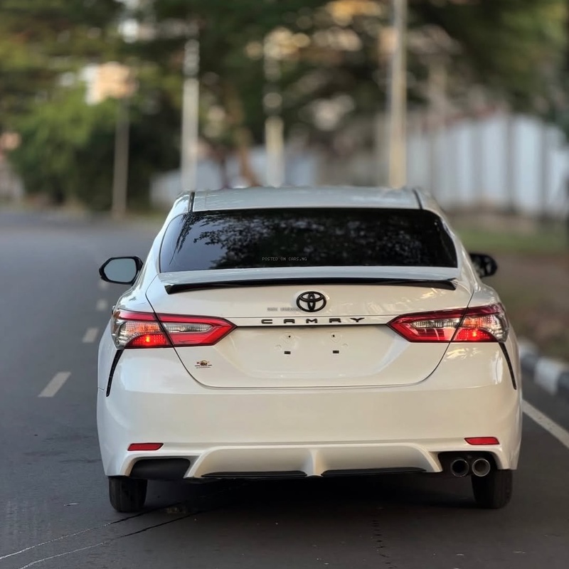 2018 TOYOTA CAMRY SE – FOREIGN USED | CLEAN EXECUTIVE SEDAN  image