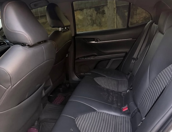 2018 TOYOTA CAMRY SE – FOREIGN USED | CLEAN EXECUTIVE SEDAN 