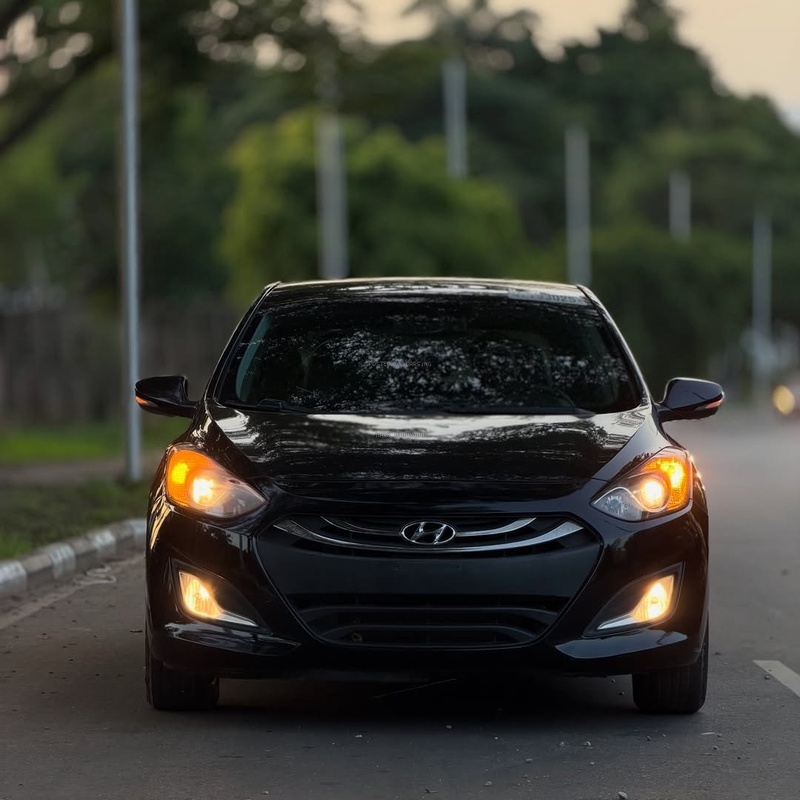 2014 HYUNDAI ELANTRA GT – FOREIGN USED | SPORT HATCHBACK image