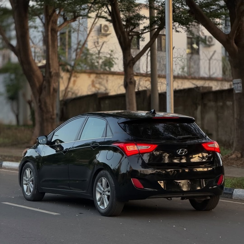 2014 HYUNDAI ELANTRA GT – FOREIGN USED | SPORT HATCHBACK image