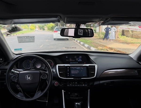 2017 HONDA ACCORD V6 – FOREIGN USED | POWERFUL & SPORT EXECUTIVE SEDAN