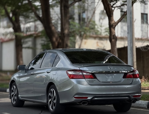 2017 HONDA ACCORD V6 – FOREIGN USED | POWERFUL & SPORT EXECUTIVE SEDAN