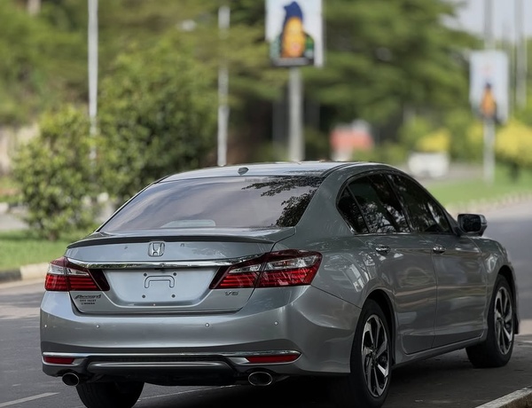 2017 HONDA ACCORD V6 – FOREIGN USED | POWERFUL & SPORT EXECUTIVE SEDAN