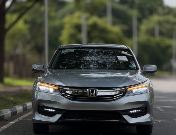2017 HONDA ACCORD V6 – FOREIGN USED | POWERFUL & SPORT EXECUTIVE SEDAN