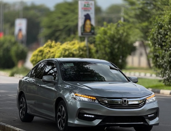 2017 HONDA ACCORD V6 – FOREIGN USED | POWERFUL & SPORT EXECUTIVE SEDAN