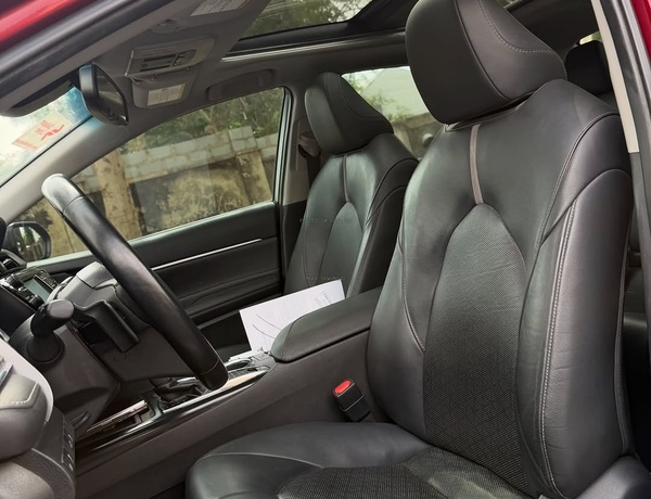  2018 TOYOTA CAMRY XSE  FOREIGN USED– Luxury Sport Sedan