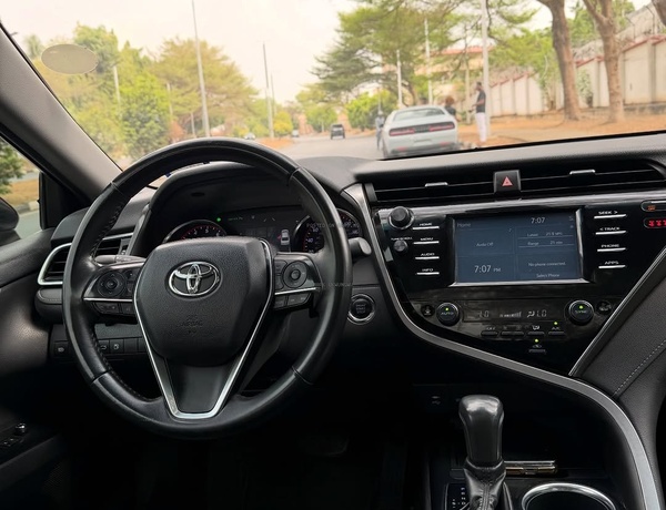  2018 TOYOTA CAMRY XSE  FOREIGN USED– Luxury Sport Sedan
