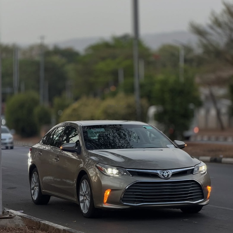 Foreign Used Toyota Avalon Limited 2015– Luxury & Reliability Combined image