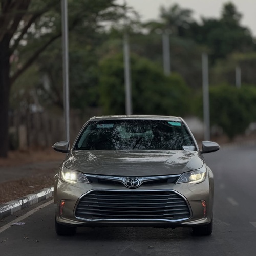 Foreign Used Toyota Avalon Limited 2015– Luxury & Reliability Combined
