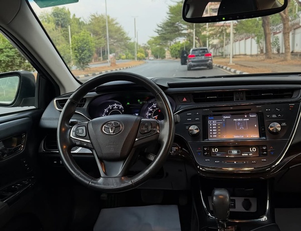 Foreign Used Toyota Avalon Limited 2015– Luxury & Reliability Combined