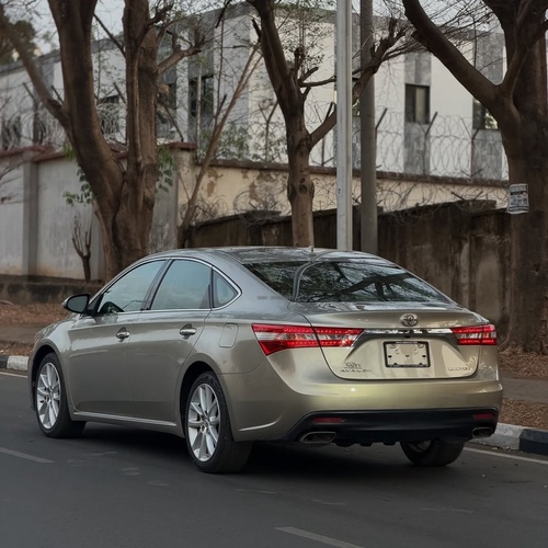 Foreign Used Toyota Avalon Limited 2015– Luxury & Reliability Combined