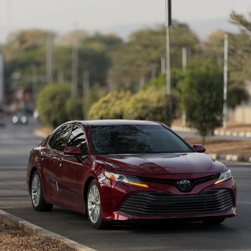  Toyota Camry LE 2018 FOREIGN USED for Sale In Abuja