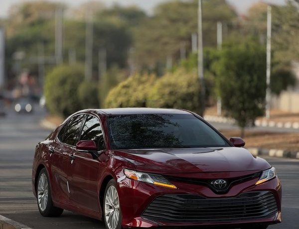  Toyota Camry LE 2018 FOREIGN USED for Sale In Abuja