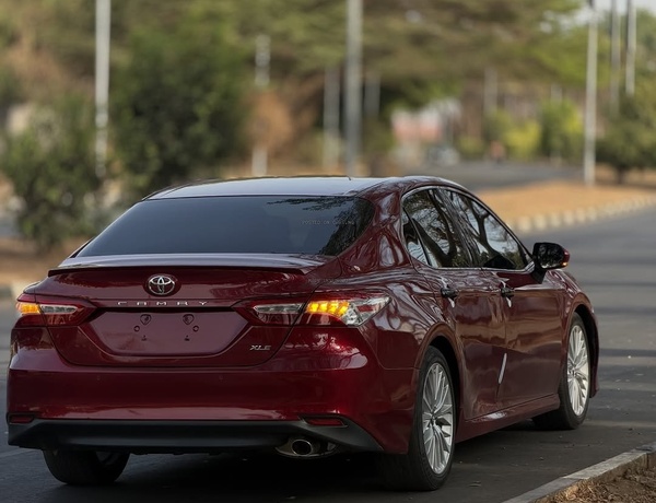  Toyota Camry LE 2018 FOREIGN USED for Sale In Abuja