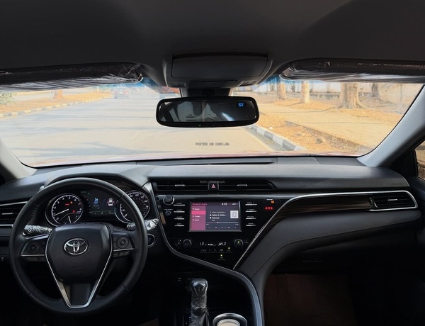  Toyota Camry LE 2018 FOREIGN USED for Sale In Abuja