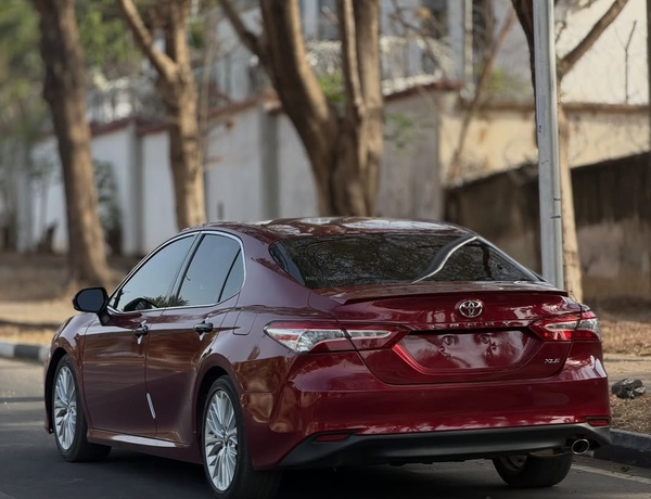  Toyota Camry LE 2018 FOREIGN USED for Sale In Abuja