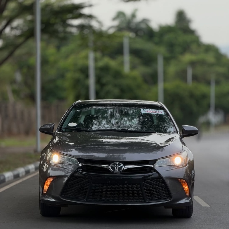 2015 TOYOTA CAMRY SE  FOREIGN USED, First Body Clean image