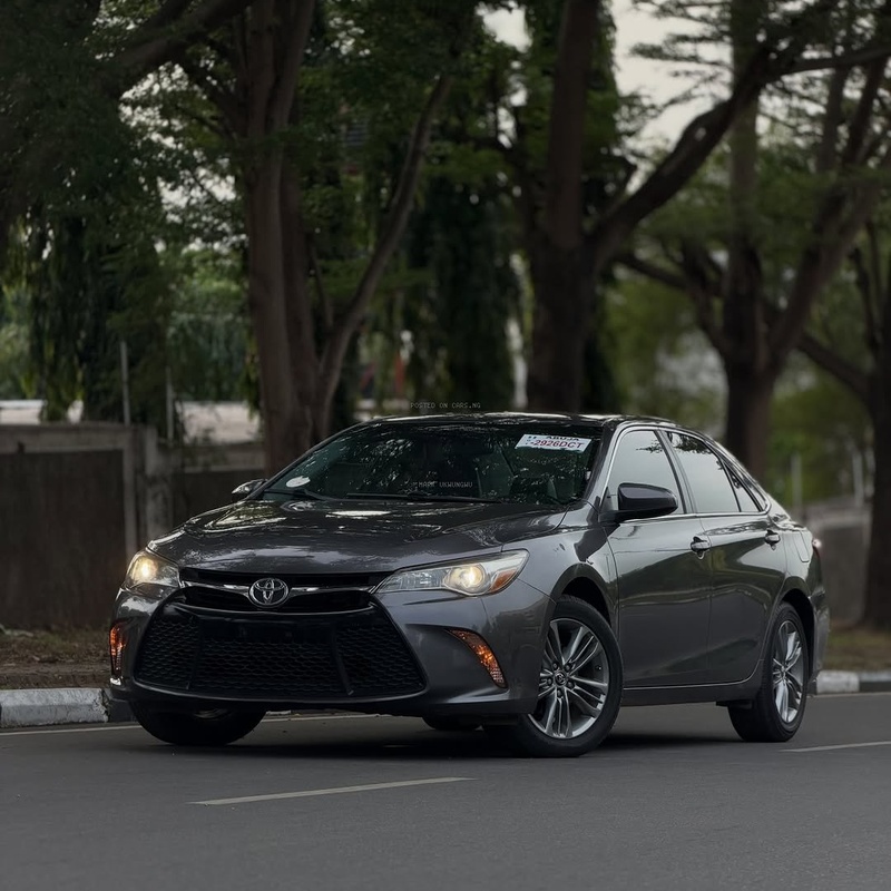 2015 TOYOTA CAMRY SE  FOREIGN USED, First Body Clean image
