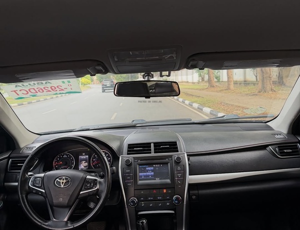 2015 TOYOTA CAMRY SE  FOREIGN USED, First Body Clean