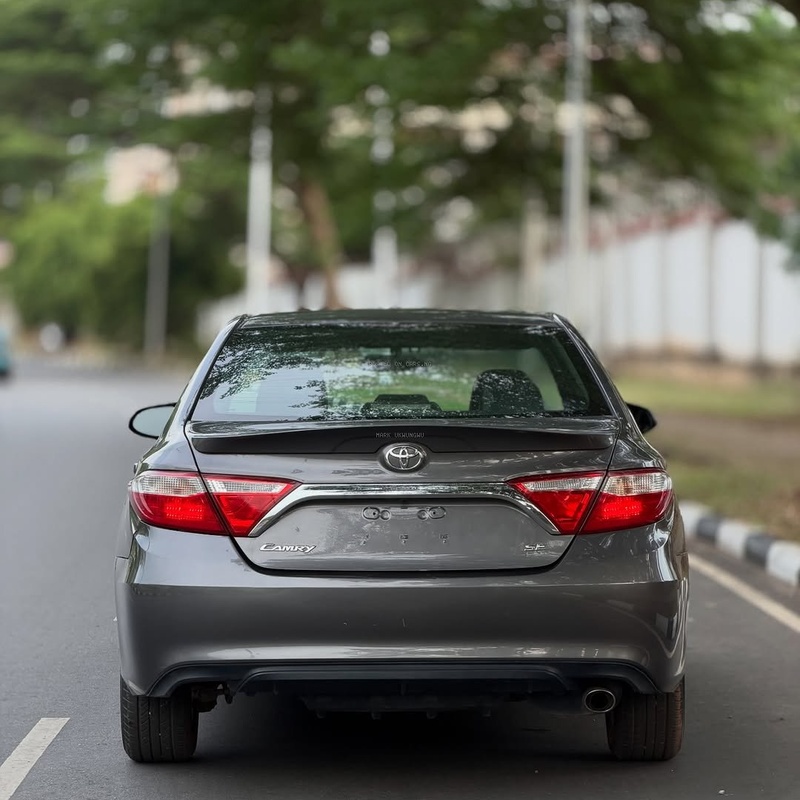 2015 TOYOTA CAMRY SE  FOREIGN USED, First Body Clean image